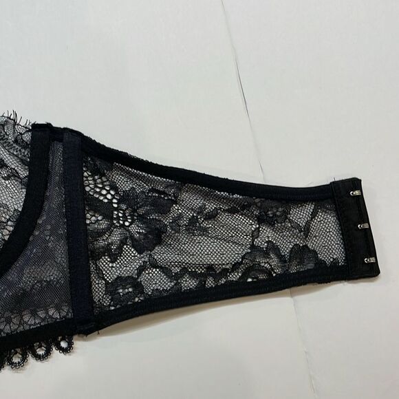 Victoria’s Secret Womens Very Sexy High Neck  Sheer Blk Lace Bralette Sz 34C - Picture 4 of 7